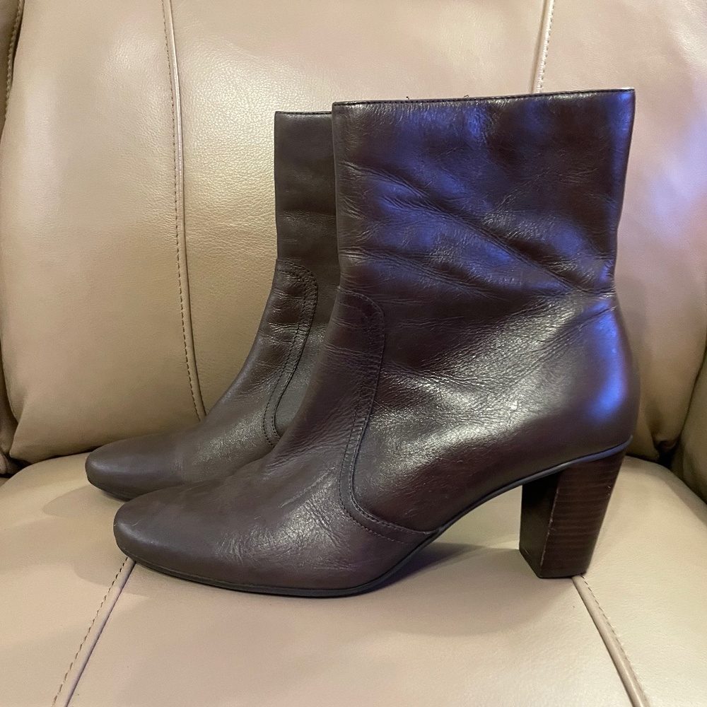 Covington Brown Leather Ankle Boots - Size 11